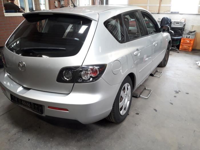 Mazda 3 Sport 1.3i 16V Skrotfordon (2008, GRIJS)