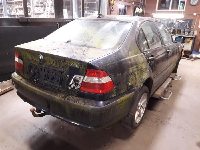 BMW 3 serie 318d 16V Samochód złomowany (2002, Ciemny, Niebieski)
