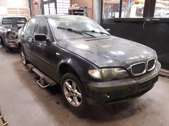 BMW 3 serie 318d 16V Samochód złomowany (2002, Ciemny, Niebieski)