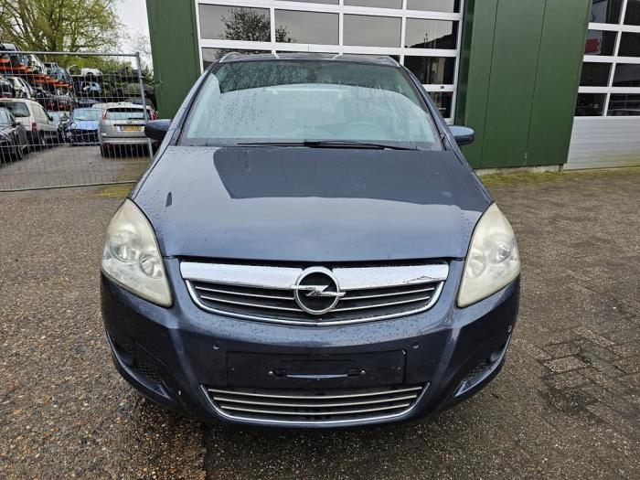 Opel Zafira 2.2 16V Direct Ecotec Skrotfordon (2008, GRIJS)