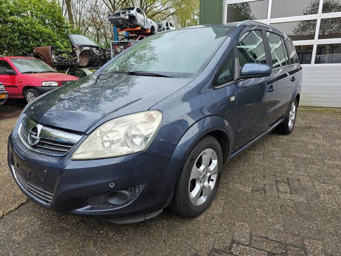 Opel Zafira 2.2 16V Direct Ecotec Skrotfordon (2008, GRIJS)
