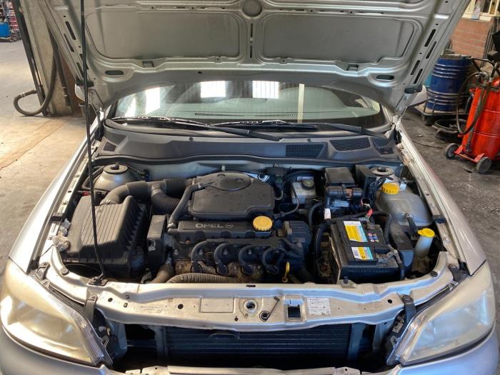 Opel Astra G 1.6 Skrotfordon (1999, GRIJS)
