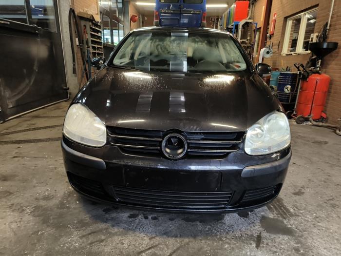 Volkswagen Golf V 1.9 TDI Skrotfordon (2005, ZWART)
