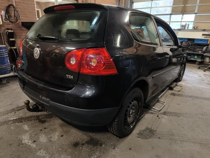 Volkswagen Golf V 1.9 TDI Skrotfordon (2005, ZWART)