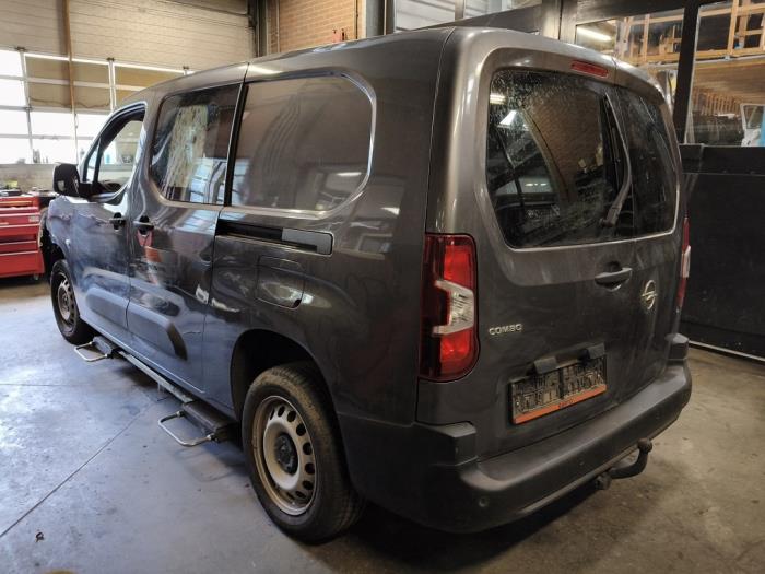 Opel Combo Cargo 1.5 CDTI 100 Skrotfordon (2022, GRIJS)