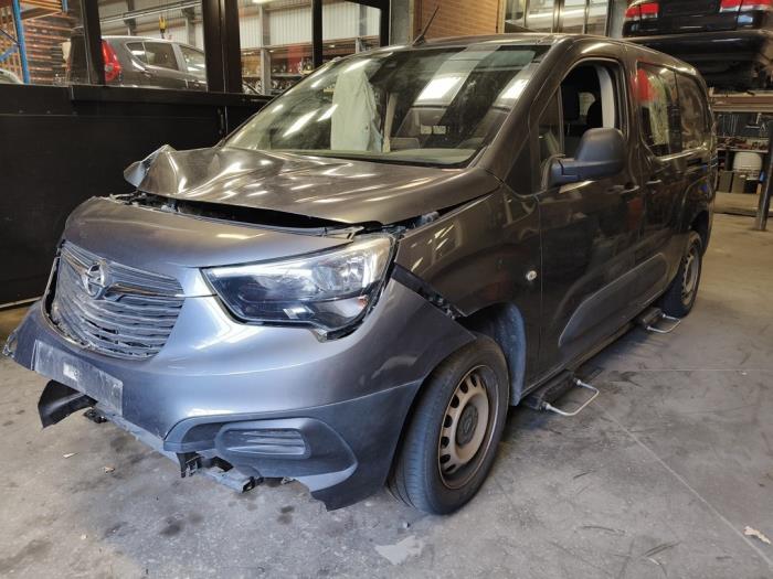 Opel Combo Cargo 1.5 CDTI 100 Skrotfordon (2022, GRIJS)
