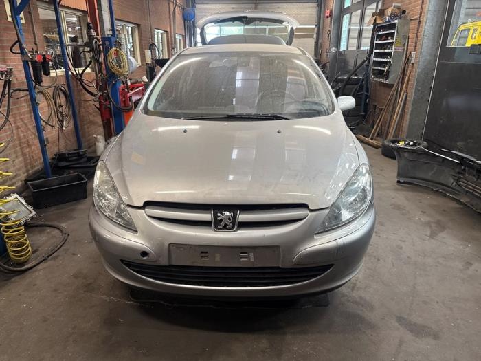 Peugeot 307 1.6 HDiF 16V Skrotfordon (2005, GRIJS)