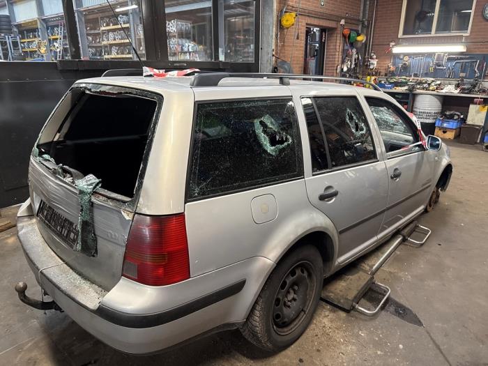 Volkswagen Golf IV Variant 1.9 TDI 115 Skrotfordon (2000, GRIJS)