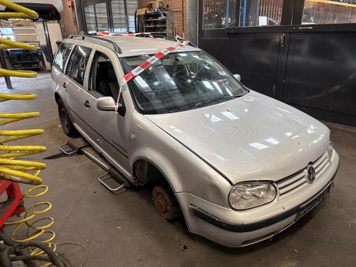 Volkswagen Golf IV Variant 1.9 TDI 115 Skrotfordon (2000, GRIJS)