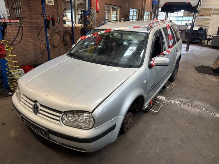Volkswagen Golf IV Variant 1.9 TDI 115 Skrotfordon (2000, GRIJS)