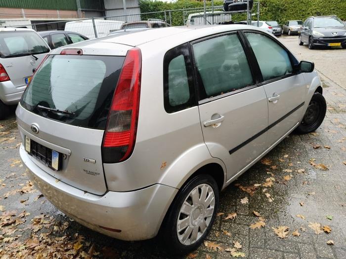 Ford Fiesta 5 1.4 TDCi Skrotfordon (2005, GRIJS 08)