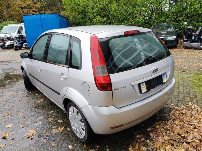 Ford Fiesta 5 1.4 TDCi Skrotfordon (2005, GRIJS 08)