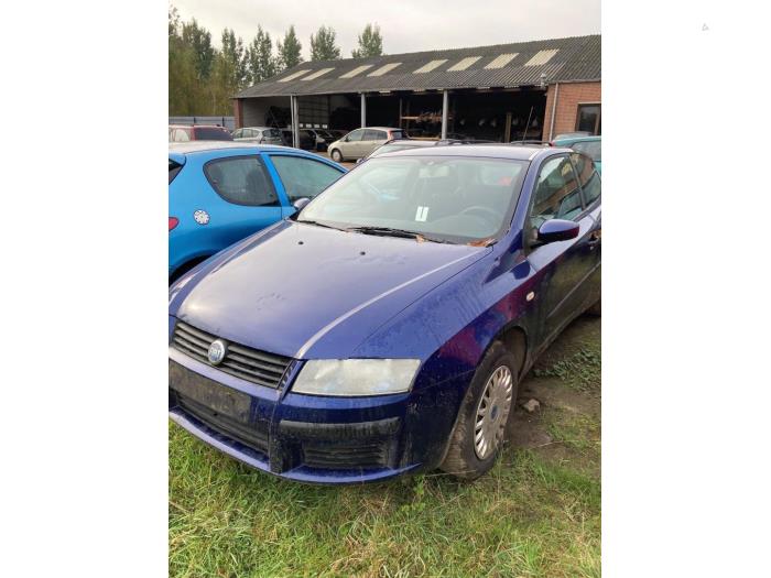 Fiat Stilo 1.4 16V Skrotfordon (2004, BLAUW)