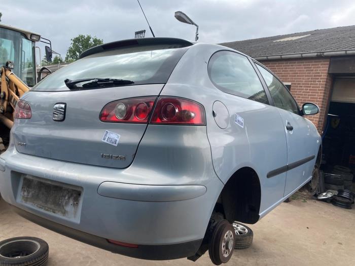 Seat Ibiza III 1.4 16V 75 Skrotfordon (2002, BLAUW)