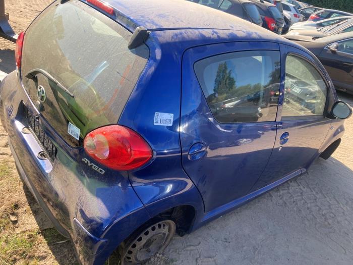 Toyota Aygo 1.0 12V VVT-i Skrotfordon (2008, BLAUW)