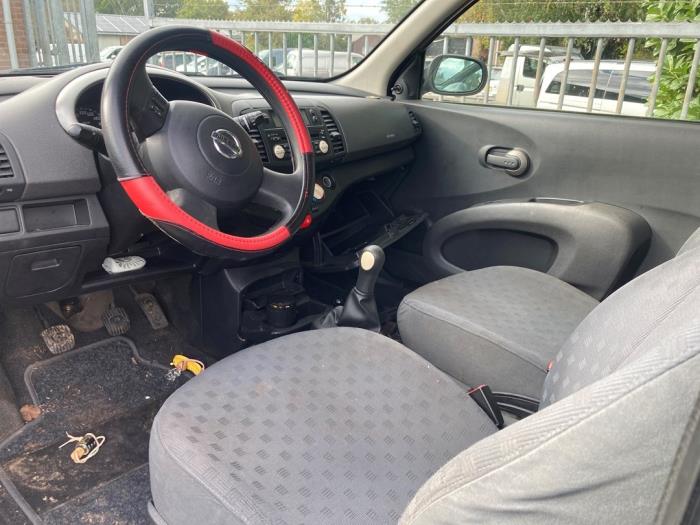 Nissan Micra 1.2 16V Skrotfordon (2004, GRIJS)