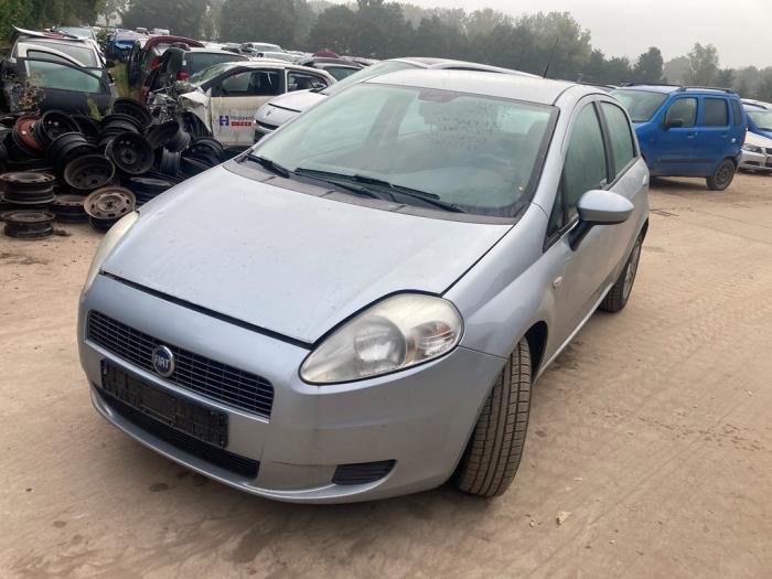 Fiat Grande Punto 1.4 16V Sloopvoertuig (2006, Grijs)
