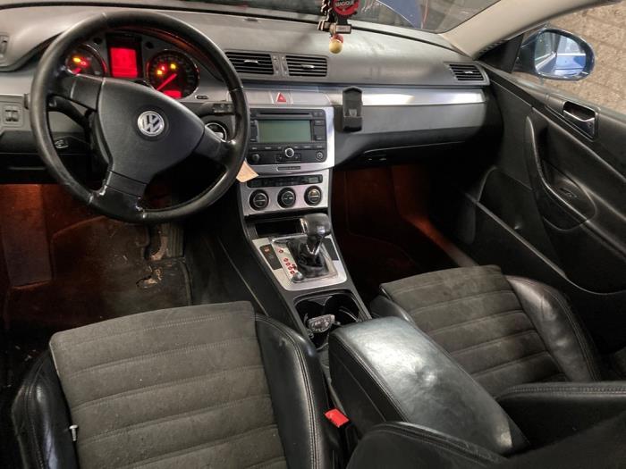 Volkswagen Passat Variant 2.0 TDI 140 Skrotfordon (2005, BLAUW)