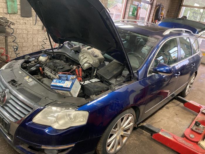 Volkswagen Passat Variant 2.0 TDI 140 Skrotfordon (2005, BLAUW)