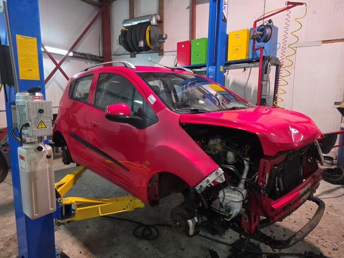 Chevrolet Spark 1.0 16V Bifuel Sloopvoertuig (2011, Rood)