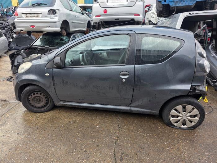 Citroen C1 1.0 12V Samochód złomowany (2010, Szary)