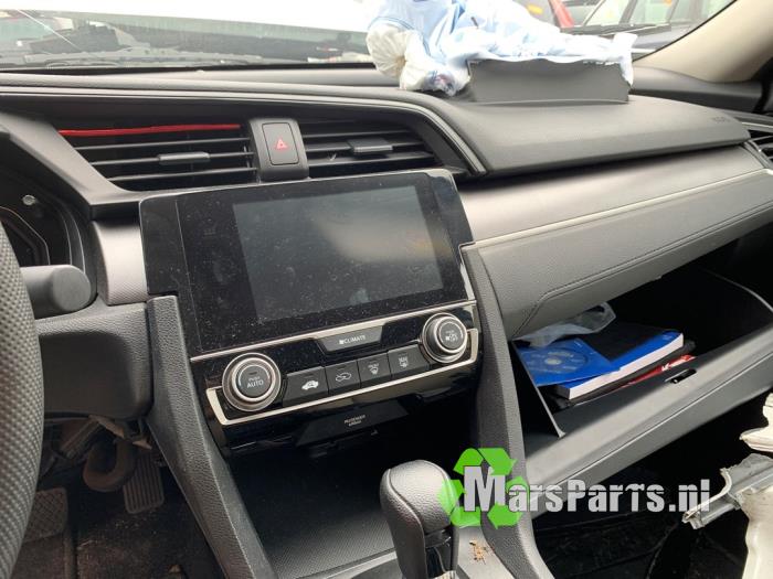 Honda Civic Samochód złomowany (2017, Bialy)