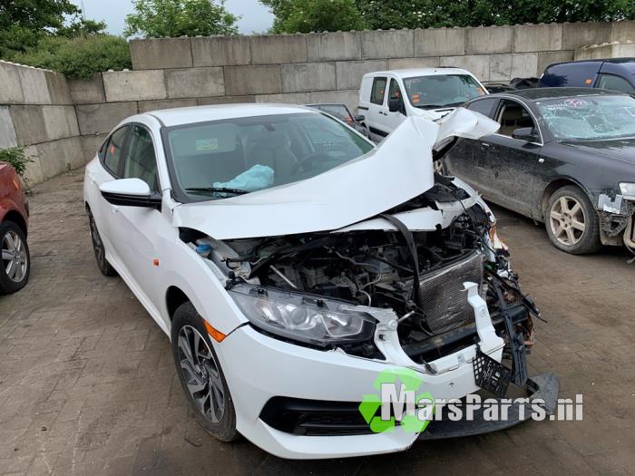 Honda Civic Samochód złomowany (2017, Bialy)