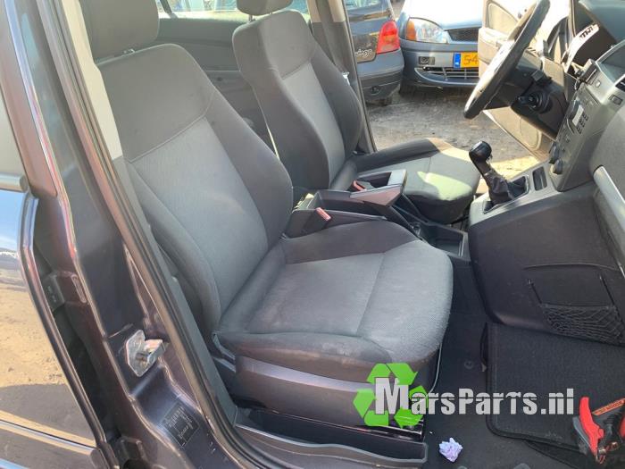 Opel Zafira 1.6 16V Vehículo de desguace (2007, Gris)