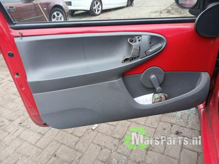 Toyota Aygo 1.0 12V VVT-i Samochód złomowany (2007, Czerwony)