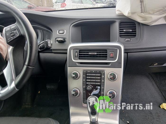 Volvo V60 I 2.0 D4 16V Sloopvoertuig (2015, Grijs)