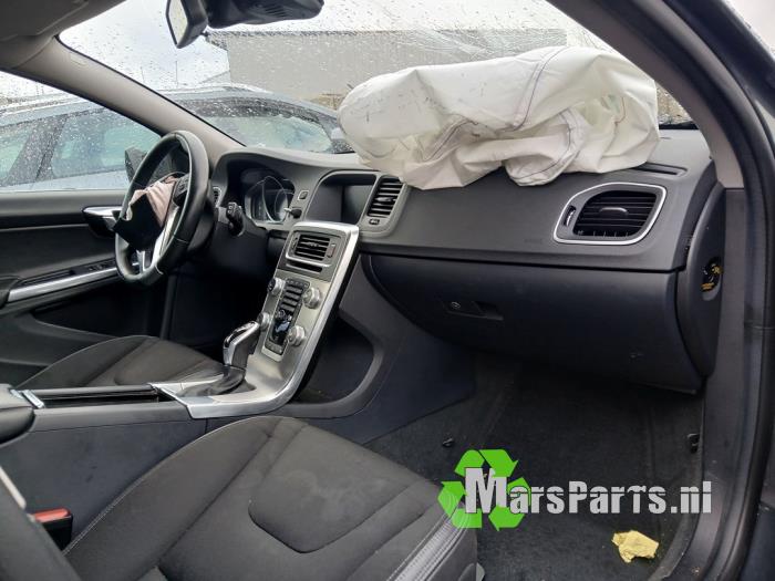 Volvo V60 I 2.0 D4 16V Sloopvoertuig (2015, Grijs)