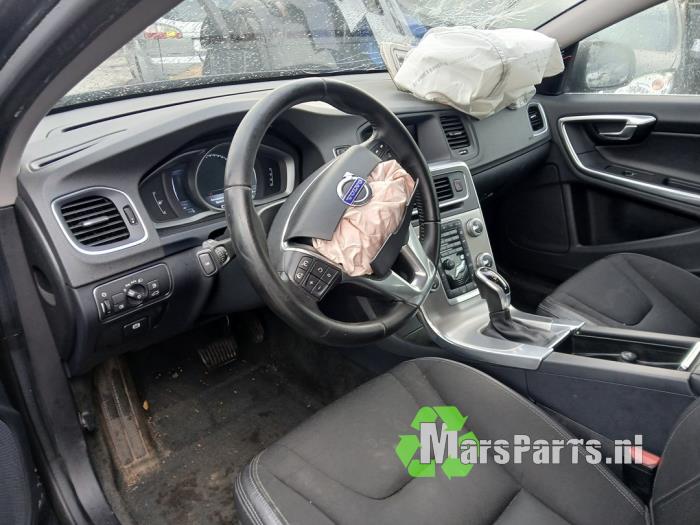 Volvo V60 I 2.0 D4 16V Sloopvoertuig (2015, Grijs)