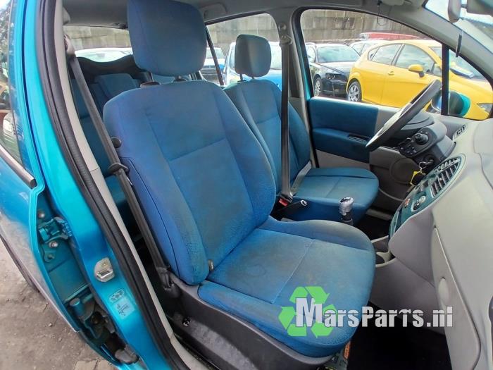 Renault Modus/Grand Modus 1.2 16V Samochód złomowany (2005, Niebieski)