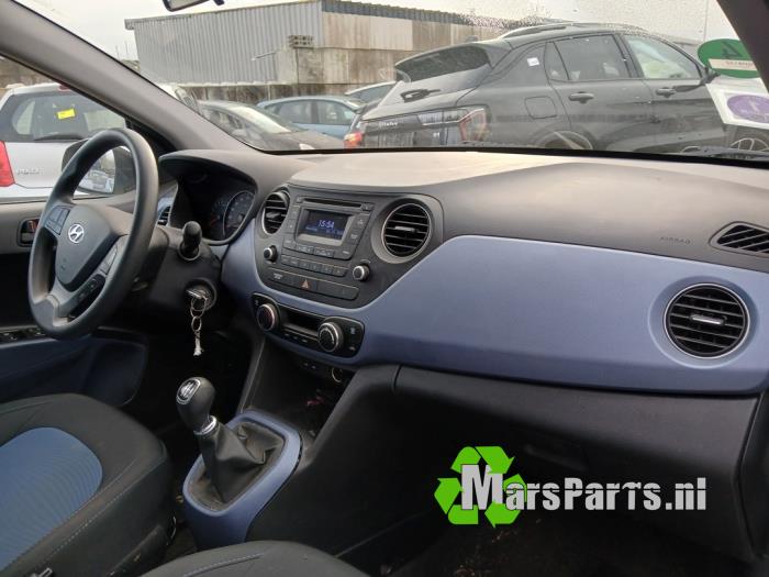 Hyundai i10 1.0 12V Sloopvoertuig (2015, Wit)