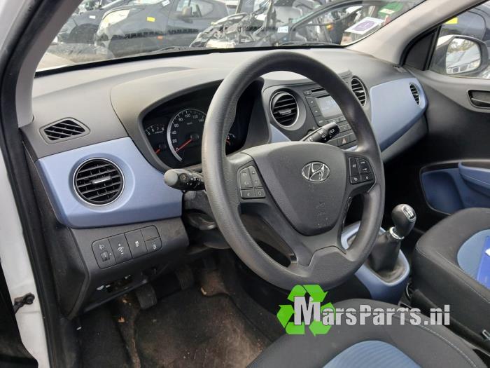 Hyundai i10 1.0 12V Sloopvoertuig (2015, Wit)