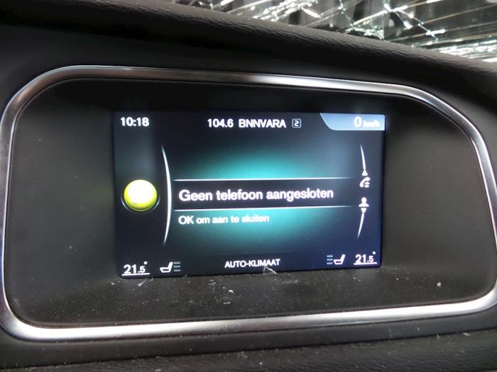 Volvo V40 2.0 D2 16V Skrotfordon (2015, ZWART)