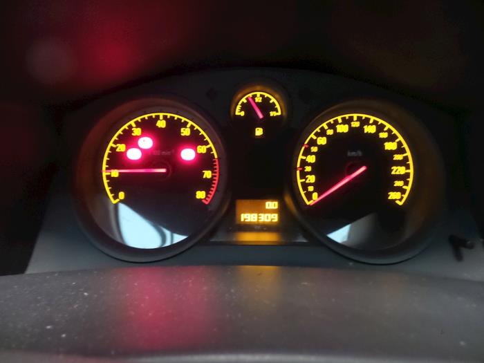 Opel Astra H 1.4 16V Twinport Samochód złomowany (2004, Szary)