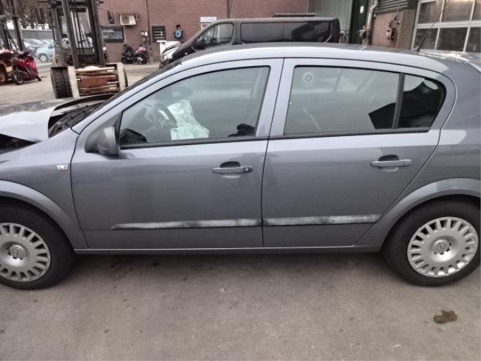 Opel Astra H 1.4 16V Twinport Samochód złomowany (2004, Szary)