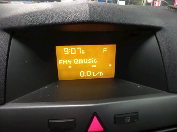 Opel Astra H 1.4 16V Twinport Samochód złomowany (2004, Szary)