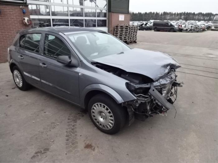 Opel Astra H 1.4 16V Twinport Samochód złomowany (2004, Szary)