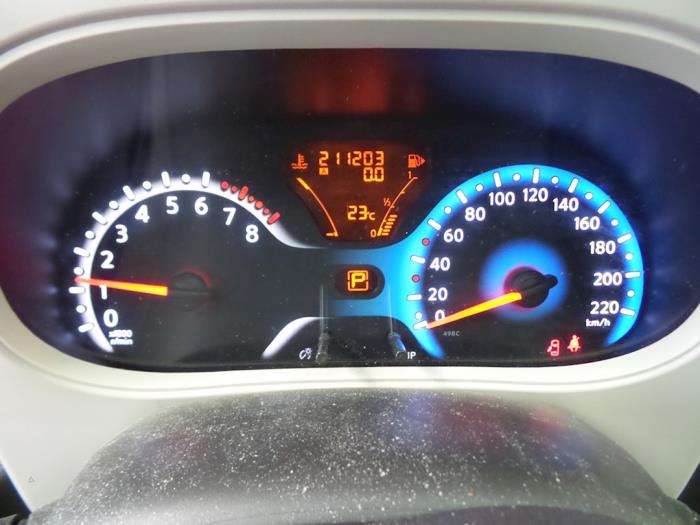 Nissan Cube 1.6 16V Skrotfordon (2011, ZWART)