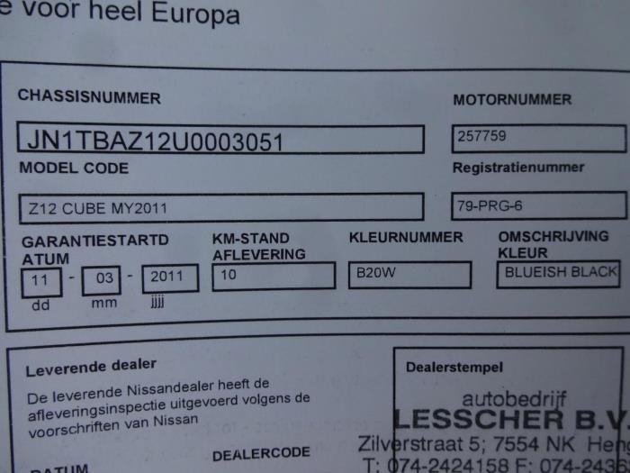 Nissan Cube 1.6 16V Skrotfordon (2011, ZWART)