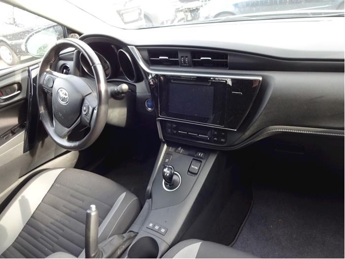 Toyota Auris Touring Sports 1.8 16V Hybrid Sloopvoertuig (2015, Grijs)
