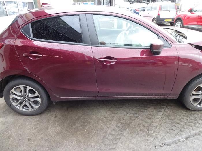 Mazda 2 1.5 SkyActiv-G 90 Sloopvoertuig (2019, Rood)