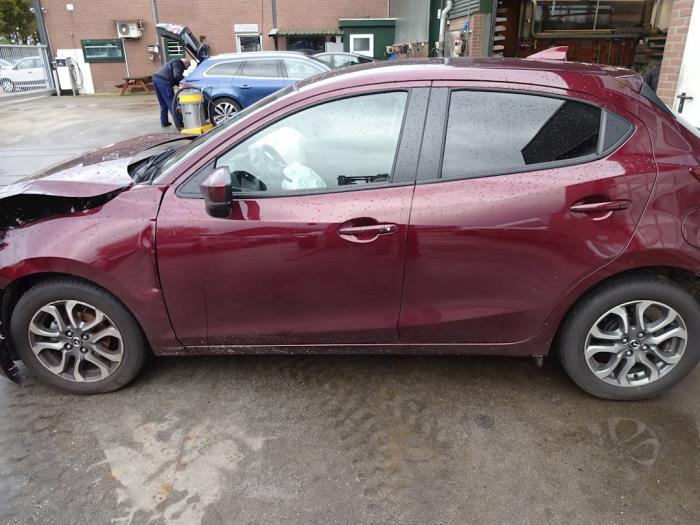 Mazda 2 1.5 SkyActiv-G 90 Sloopvoertuig (2019, Rood)