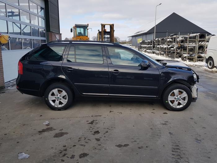 Skoda Octavia Combi 1.2 TSI Sloopvoertuig (2011, Zwart)
