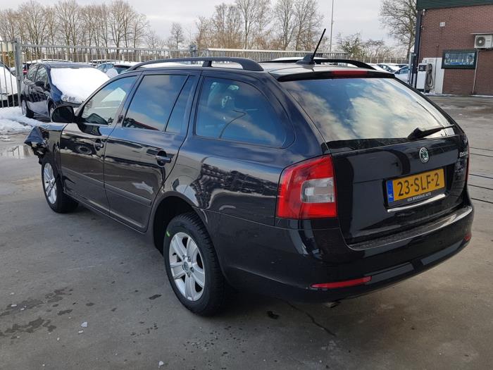 Skoda Octavia Combi 1.2 TSI Sloopvoertuig (2011, Zwart)