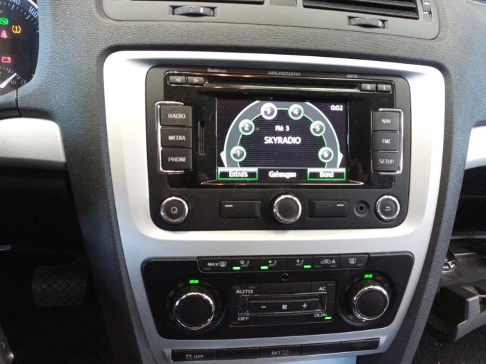 Skoda Octavia Combi 1.2 TSI Sloopvoertuig (2011, Zwart)