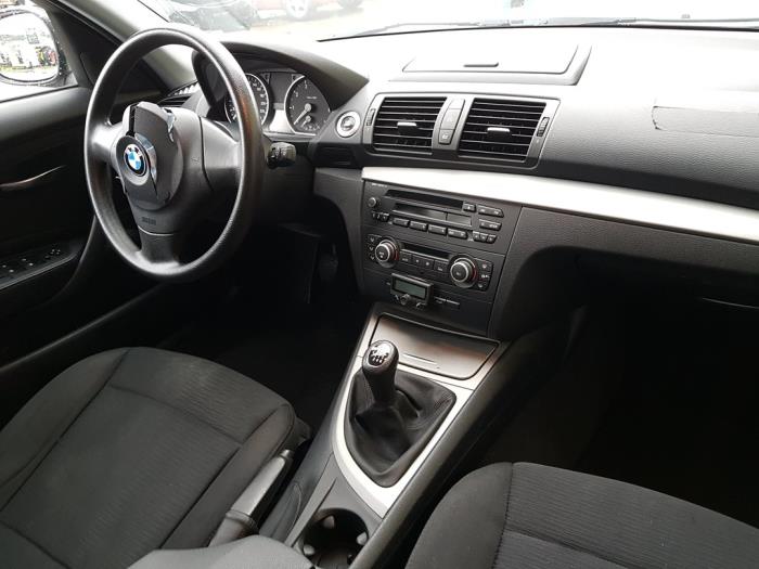 BMW 1 serie 116i 2.0 16V Sloopvoertuig (2010, Zwart)