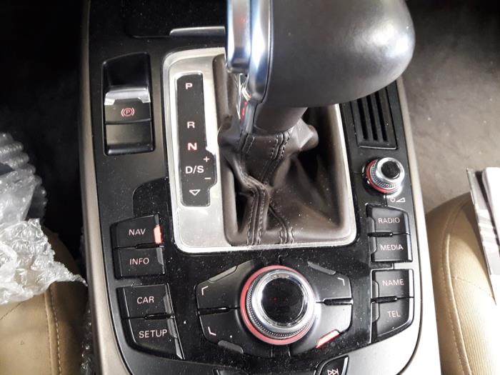 Audi A4 Avant 1.8 TFSI 16V Skrotfordon (2012, ZWART)